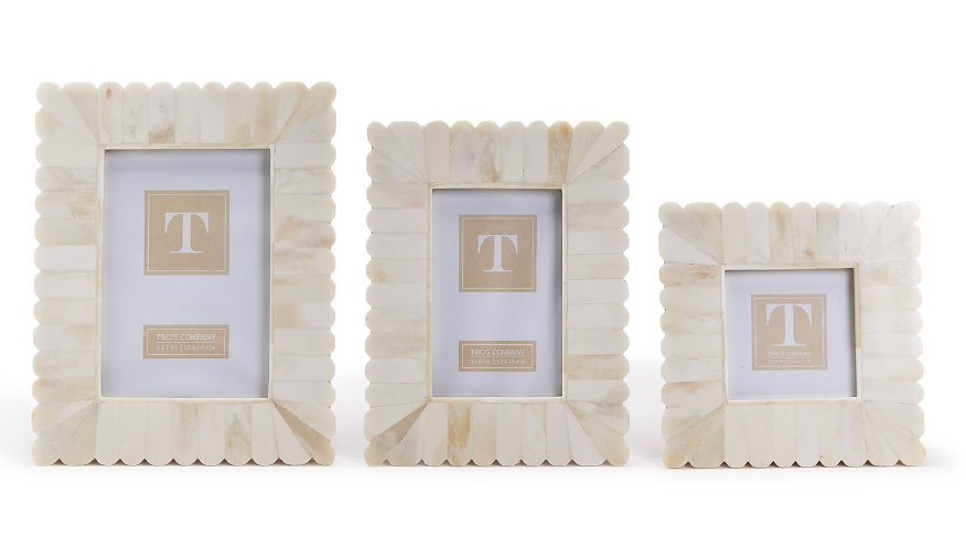 Scalloped Photo Frame