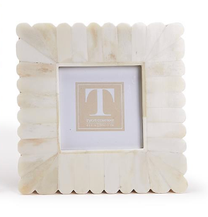 Scalloped Photo Frame