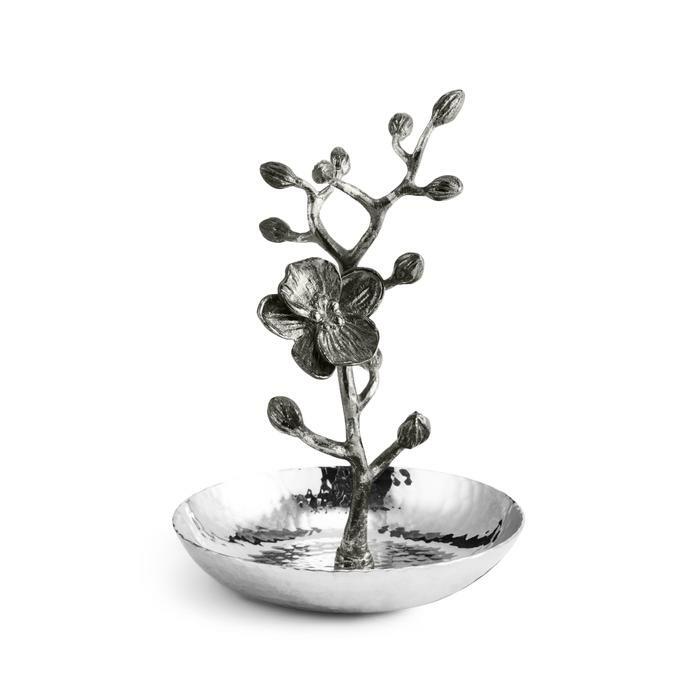 110831 Black Orchid Ring Catch