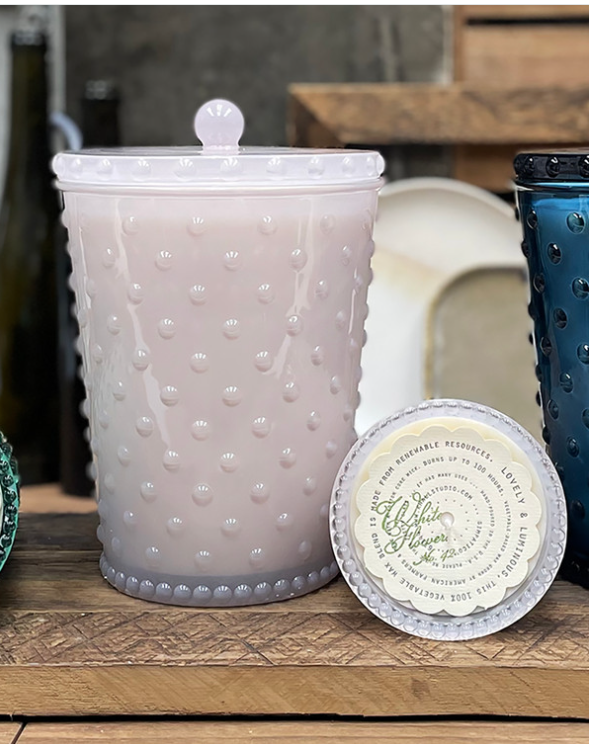 64oz  White Flower Hobnail w Lid