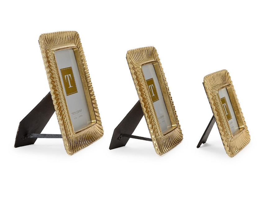 Scalloped Plume Gold Frame
