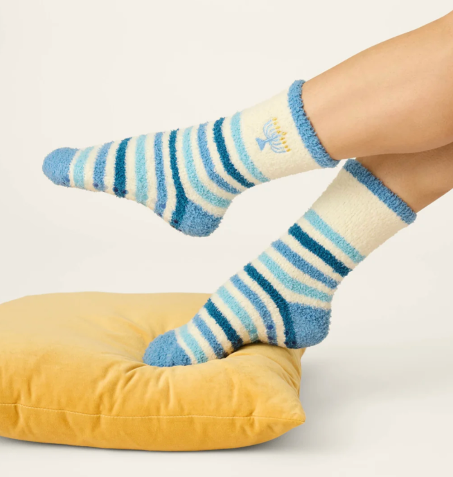 Cozy Crew Socks – Hanukkah Joy Menorah Stripes (Ivory)