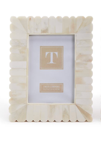 Scalloped Photo Frame